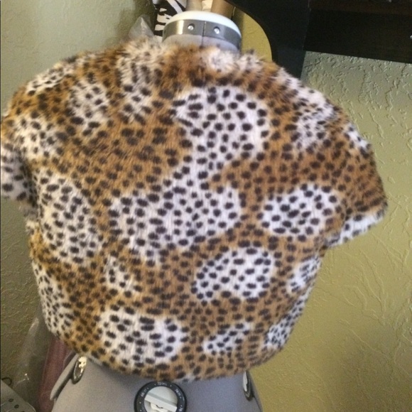 Short faux fur jacket, never worn. - Picture 1 of 2